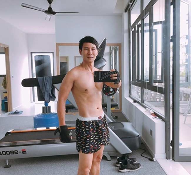 Điểm mặt các nam thần cơ bắp làng nhạc vàng U40, U50 vẫn khiến chị em mê mệt-16