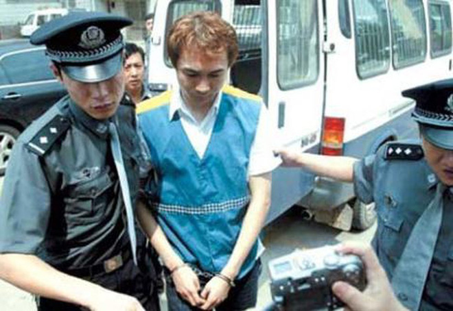 Hư Trúc nổi tiếng của Thiên long bát bộ: Bị đuổi khỏi showbiz, bạn gái nóng bỏng bỏ rơi-4