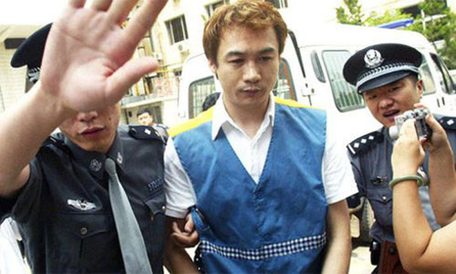 Hư Trúc nổi tiếng của Thiên long bát bộ: Bị đuổi khỏi showbiz, bạn gái nóng bỏng bỏ rơi-5