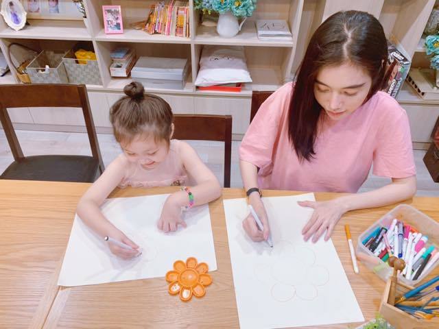 Giàu có, nóng bỏng như bà mẹ hai con Elly Trần-6