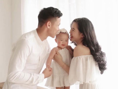 Phải xa vợ con, 'thánh tiết kiệm' Quế Ngọc Hải tiết lộ điều đặc biệt từng làm cho bà xã hoa khôi ngày Valentine