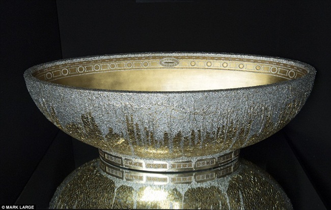 Giới siêu giàu vung tiền tỷ mua đồ dùng nhà tắm dát toàn vàng, kim cương-9