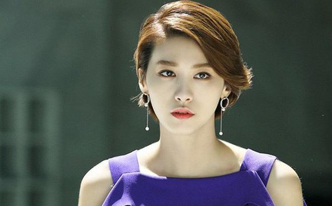 Con càng lớn càng giống ông hàng xóm, tôi bí mật xét nghiệm ADN rồi chết trân trước bức ảnh-1