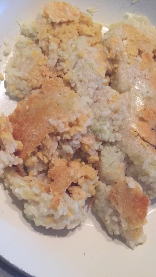 Bắt chước làm bánh chưng rán nước lọc, chị em cười ra nước mắt vì thành phẩm-6