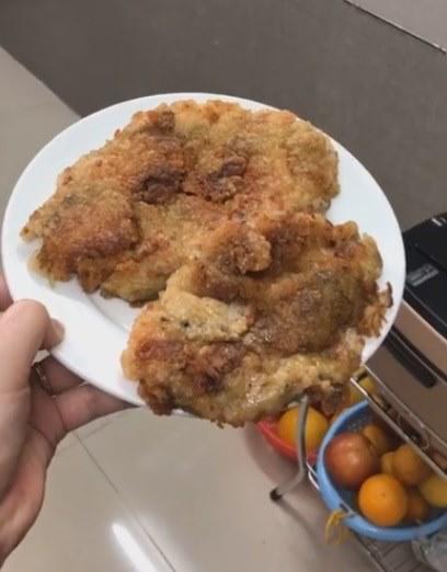 Bắt chước làm bánh chưng rán nước lọc, chị em cười ra nước mắt vì thành phẩm-8