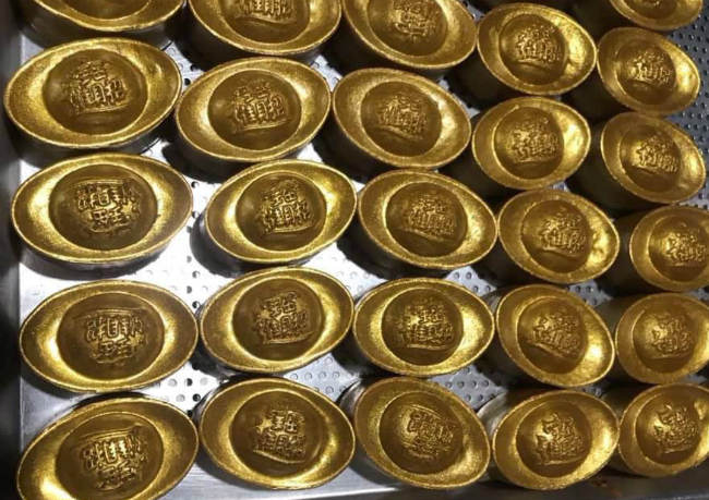 Phát sốt với bánh vàng” ngày Thần Tài, 2 ngày bán hơn 6000 chiếc-13