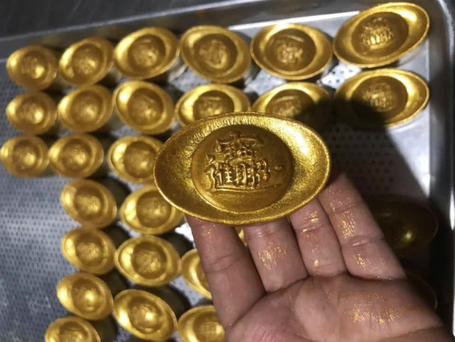 Phát sốt với bánh vàng” ngày Thần Tài, 2 ngày bán hơn 6000 chiếc-15