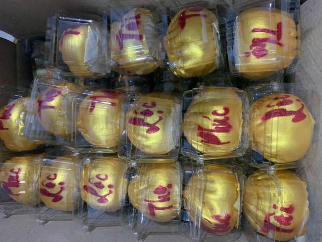 Phát sốt với bánh vàng” ngày Thần Tài, 2 ngày bán hơn 6000 chiếc-7