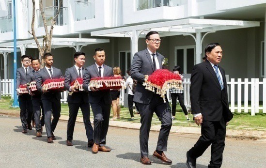 Không chỉ đẹp trai, gia thế khủng, em chồng Đặng Thu Thảo còn những bí mật thú vị ít ai biết-1