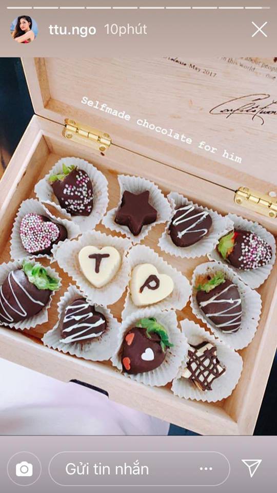 Với Chocolate Valentine, hãy tham gia vào trải nghiệm tuyệt vời của những viên chocolate ngọt ngào và kiêu sa bên nửa kia của mình trong ngày lễ Tình nhân. Bộ sưu tập chocolate Valentine sẽ đem lại cho bạn sự lãng mạn và sự đặc biệt trong ngày 14/2 này.