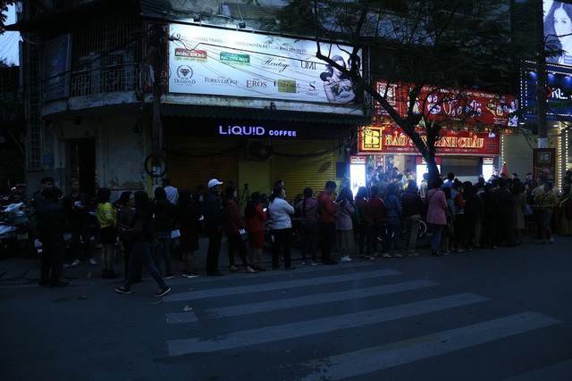 Ngày Thần tài: Náo loạn cửa hàng vì vừa mua vàng đã bị rơi mất-3