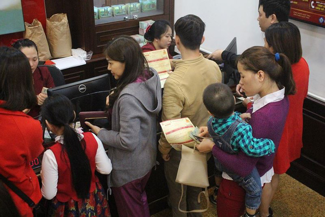 Ngày Thần tài: Náo loạn cửa hàng vì vừa mua vàng đã bị rơi mất-4