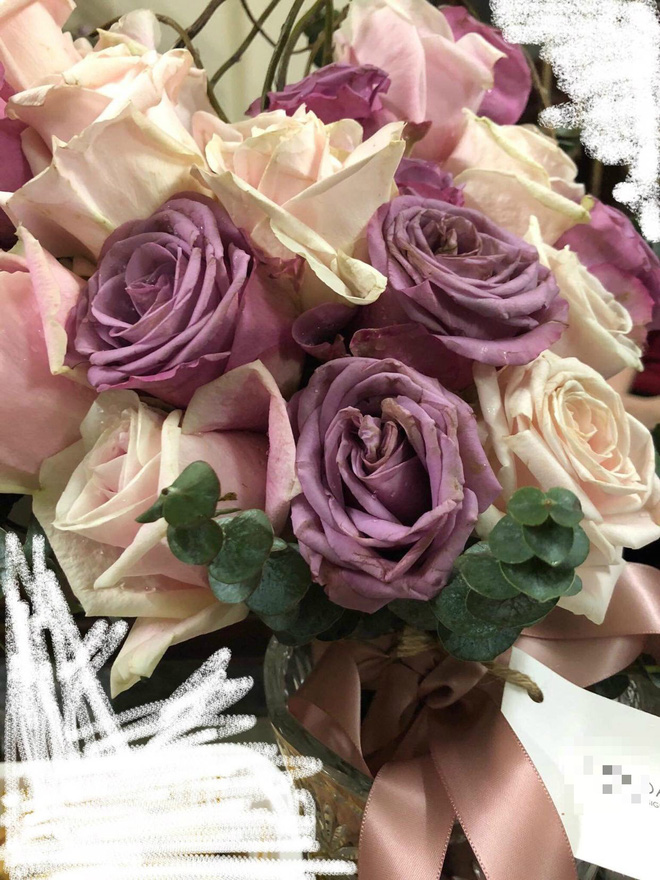 Bỏ tiền triệu mua hoa tặng Valentine, chàng trai tái mặt khi nhận hàng-5