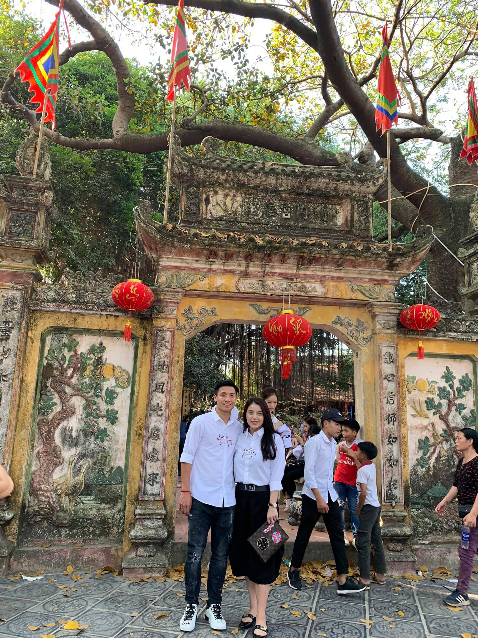 Valentine đầu tiên có gấu, trung vệ Bùi Tiến Dũng tặng bạn gái món quà ý nghĩa ngọt ngào-2