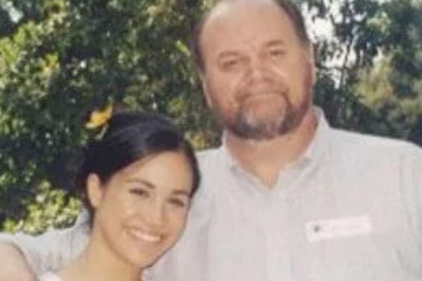 Tạp chí Mỹ gây sốc khi tuyên bố Nữ hoàng Anh yêu cầu Meghan và Harry phải rời khỏi Cung điện hoàng gia vì điều này-2