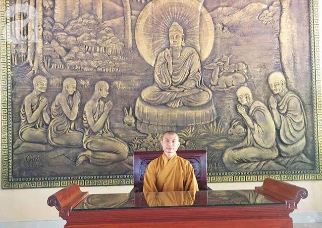 Ánh mắt cầu cứu của bé trai 7 tháng tuổi bị mẹ bỏ rơi trước cổng chùa vì mắc bệnh bại não-9