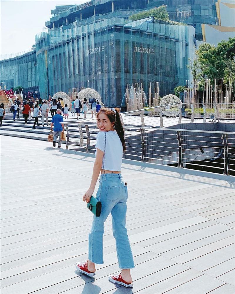 STREET STYLE GIỚI TRẺ SAU TẾT: Gia đình Hoa dâm bụt diện đồ ngủ ra phố vẫn cực kì chất-2