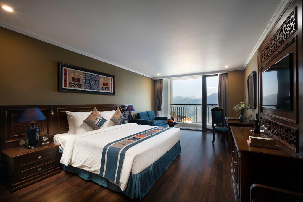 Vào khách sạn với nhân viên, nam giám đốc đề nghị sốc-1