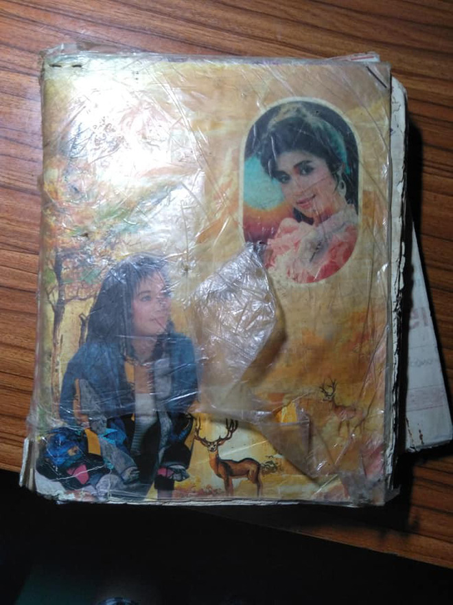 Cuốn sổ lưu niệm ghi lại thời thanh xuân bá đạo của bố mẹ: Kết nghĩa anh em cũng phải được cả lớp đóng dấu đỏ phê duyệt-1