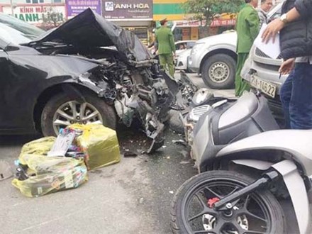 Xác định danh tính tài xế Mazda3 gây tai nạn liên hoàn ở Hà Nội