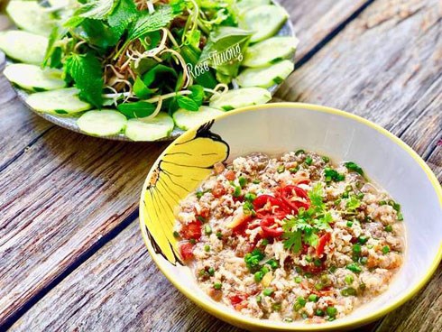 Nhà tôi có món xốt chấm rau sống ngon rụng rời, ai đến ăn cũng hỏi xin công thức!