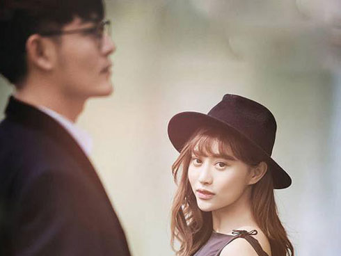 Lần đầu đến nhà người yêu, tôi choáng váng vì hai bên cửa cổng bị dán đầy giấy đòi nợ-3