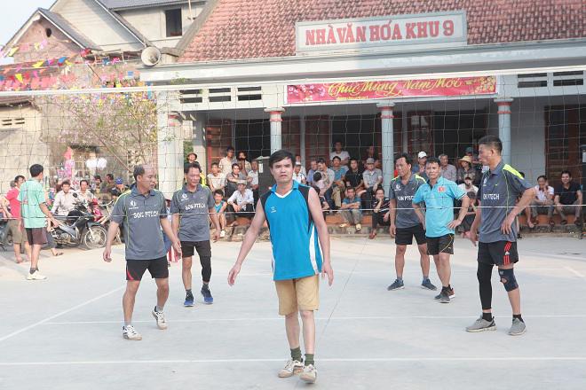 Tiết lộ danh tính đôi vợ chồng tình phộc trong miếu Đụ Đị năm 2019-3