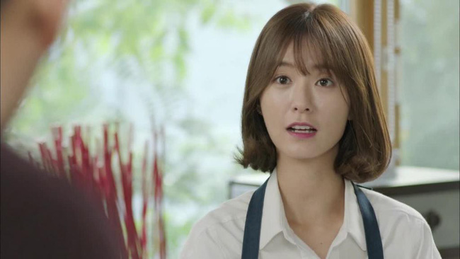 Khoe quà sinh nhật bị hàng xóm bĩu môi chê bai, vợ đá xoáy 1 câu khiến ả ta câm nín và cun cút đi về-3