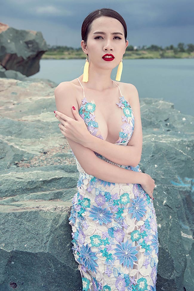 Hoa hậu vừa được bạn trai về tận quê Tiền Giang tặng nhẫn 5,5 tỷ giàu cỡ nào?-1