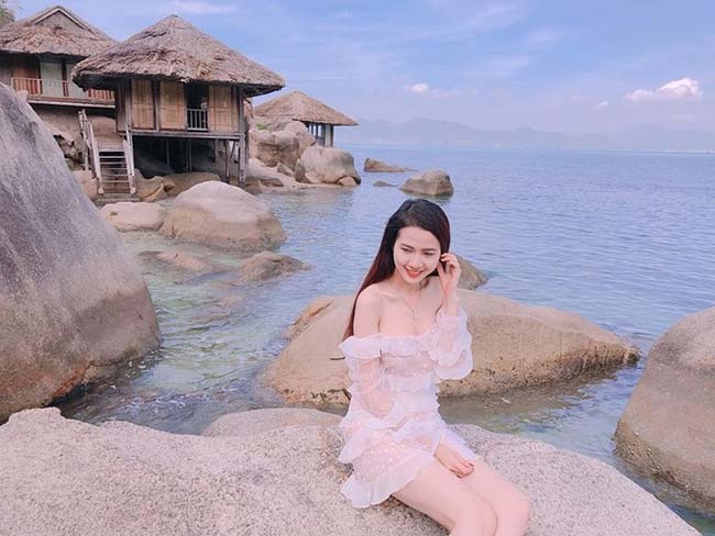 Hoa hậu vừa được bạn trai về tận quê Tiền Giang tặng nhẫn 5,5 tỷ giàu cỡ nào?-12
