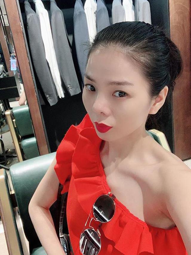 Không cần sụn mũi giả, Lệ Quyên vẫn biến” nhan sắc trẻ đẹp như gái 20 bằng cách này-5