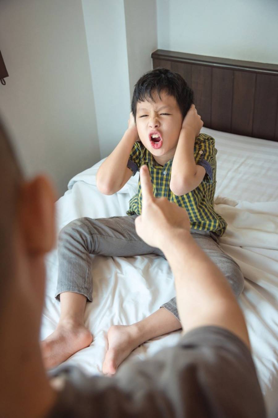 Con lúc nào cũng nói trả treo, cãi tay đôi lại? Cha mẹ hãy làm ngay theo lời khuyên này của chuyên gia để trị thói xấu đó của bé-1
