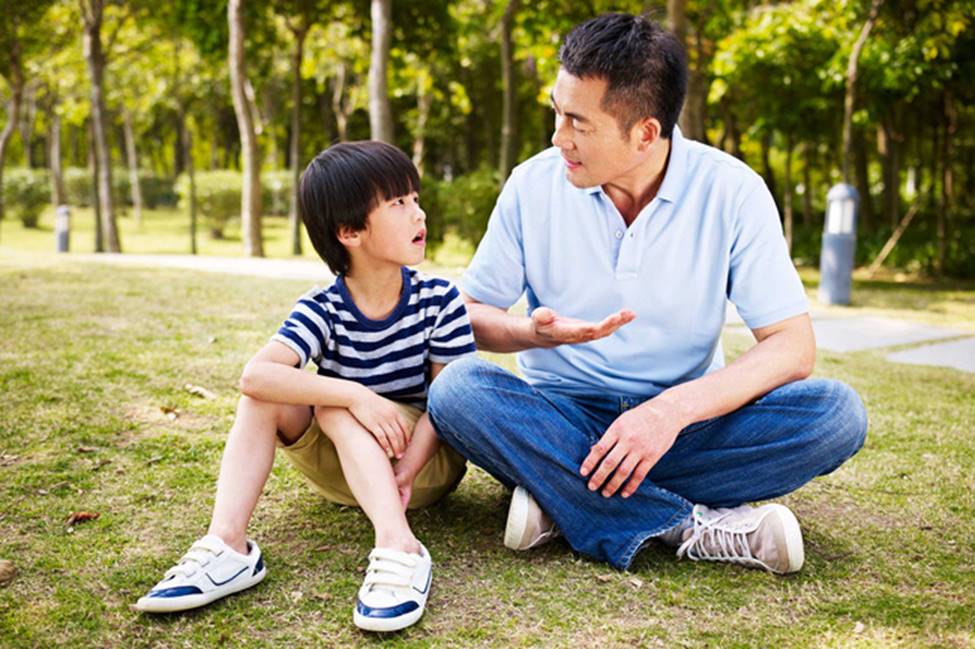 Con lúc nào cũng nói trả treo, cãi tay đôi lại? Cha mẹ hãy làm ngay theo lời khuyên này của chuyên gia để trị thói xấu đó của bé-4
