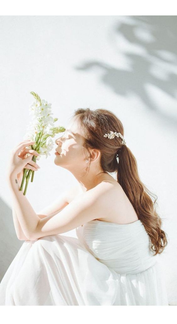 Dân tình chia phe tranh luận: Đi đám cưới nên mặc đồ thanh lịch vừa phải hay cần lộng lẫy xinh đẹp hết mức?-2