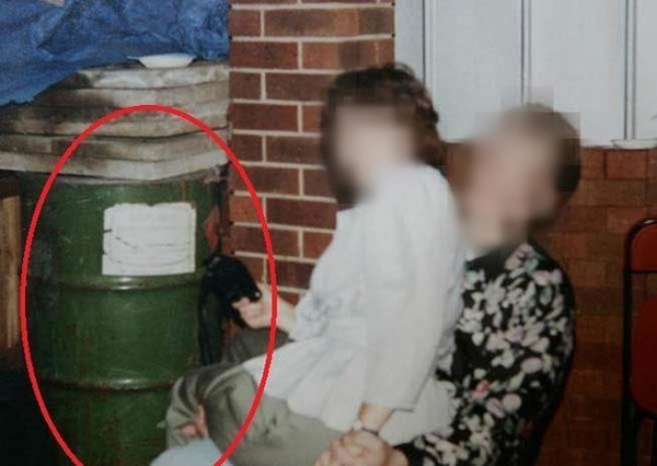 Gia đình sống cạnh xác người ngay trong nhà mà không hay biết, 20 năm sau sự thật về gã chồng mang trái tim quỷ bị phơi bày-4