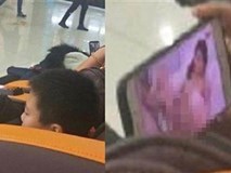 Nghe tiếng rên rỉ giữa chốn đông người, cô gái sững sờ khi nhìn sang chiếc ghế gần đó Nghe tiếng rên rỉ giữa chốn đông người, cô gái sững sờ khi nhìn sang chiếc ghế gần đó