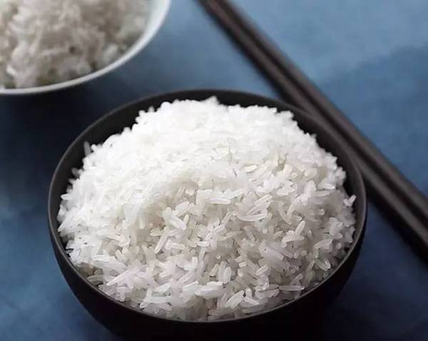 Sau Tết chỉ cần đặt 1 quả trứng vào trong thùng gạo theo cách này, kết quả sẽ khiến bạn ngỡ ngàng-2