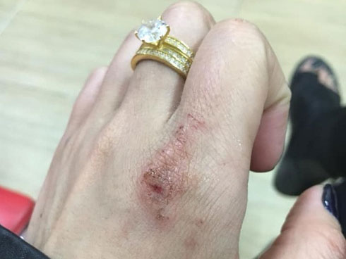 Vụ ghen ngược kinh hoàng nhất từ trước đến nay, chính thất không những bị ăn đòn còn được gọi là con đẻ thuê-3