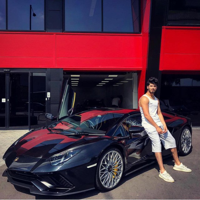 Lời trần tình của nhân viên bán Lamborghini: Đừng đuổi một cậu bé 19 tuổi ra khỏi showroom-3