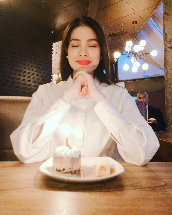 Sau khi sang Mỹ đính hôn, Phạm Hương rất chăm khoe điều này và dân mạng lại phát hiện điểm khác biệt bất ngờ-2