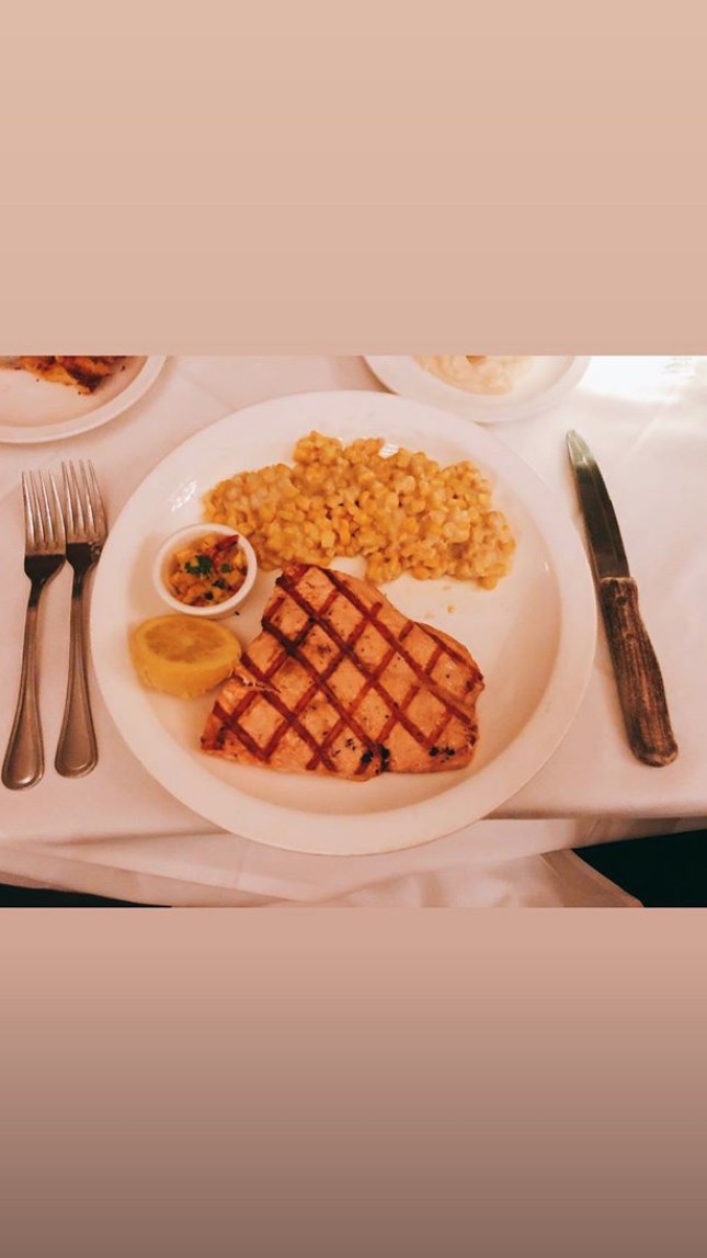 Sau khi sang Mỹ đính hôn, Phạm Hương rất chăm khoe điều này và dân mạng lại phát hiện điểm khác biệt bất ngờ-3