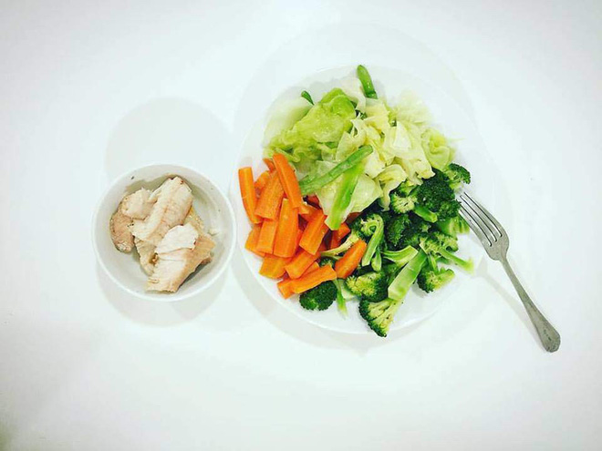 Sau khi sang Mỹ đính hôn, Phạm Hương rất chăm khoe điều này và dân mạng lại phát hiện điểm khác biệt bất ngờ-6