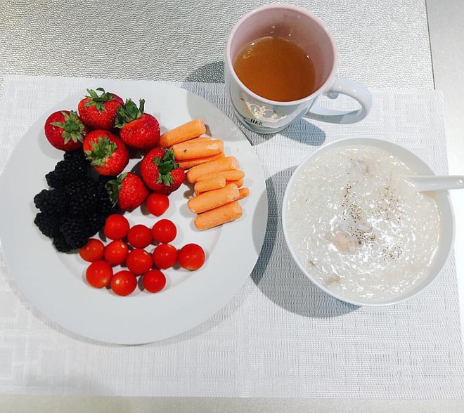 Sau khi sang Mỹ đính hôn, Phạm Hương rất chăm khoe điều này và dân mạng lại phát hiện điểm khác biệt bất ngờ-9