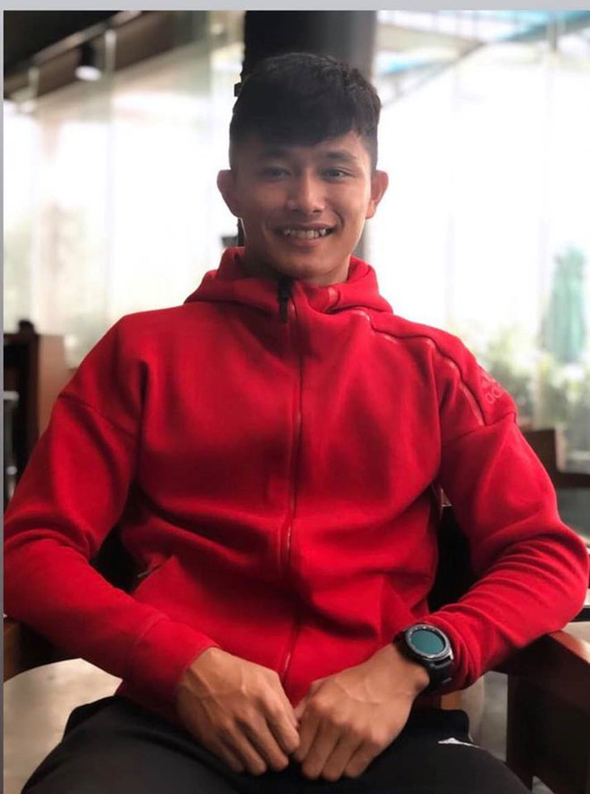 Thủ môn đẹp trai của tuyển U22 Việt Nam hóa ra là người yêu một thời của Yến Xuân - bạn gái Lâm Tây-1