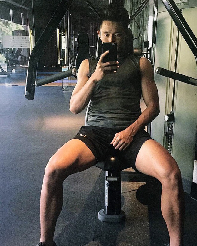 Thủ môn đẹp trai của tuyển U22 Việt Nam hóa ra là người yêu một thời của Yến Xuân - bạn gái Lâm Tây-3