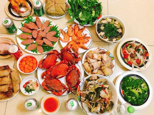 Khoe mâm cỗ cúng Rằm 13 món thịnh soạn, vợ trẻ vẫn bị chị em nhắc khéo vì thiếu sót đơn giản