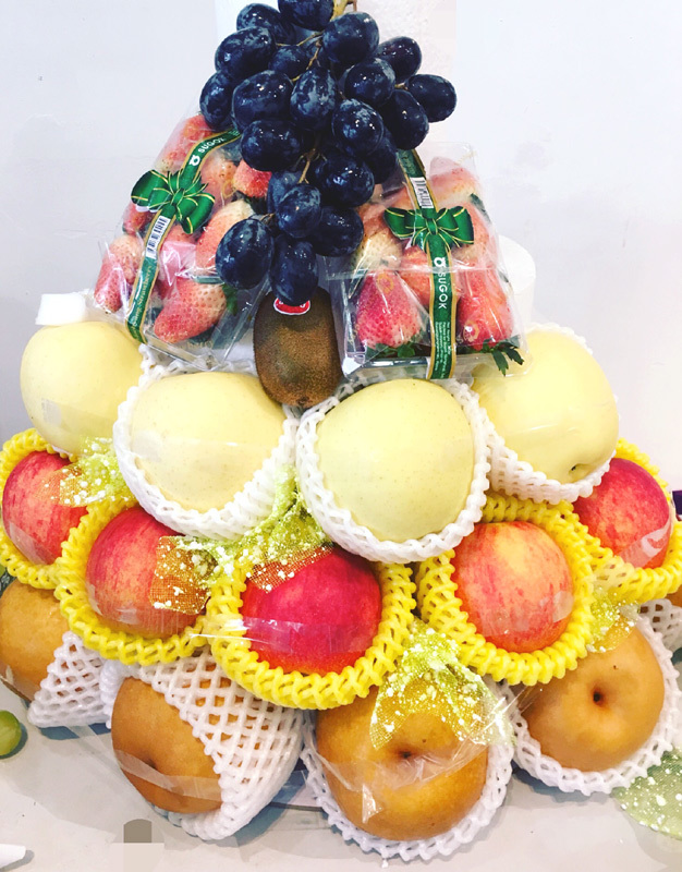 Mâm quả ngoại cao 1 mét giá 10 triệu: Đại gia khệ nệ dâng lễ Rằm tháng Giêng-4