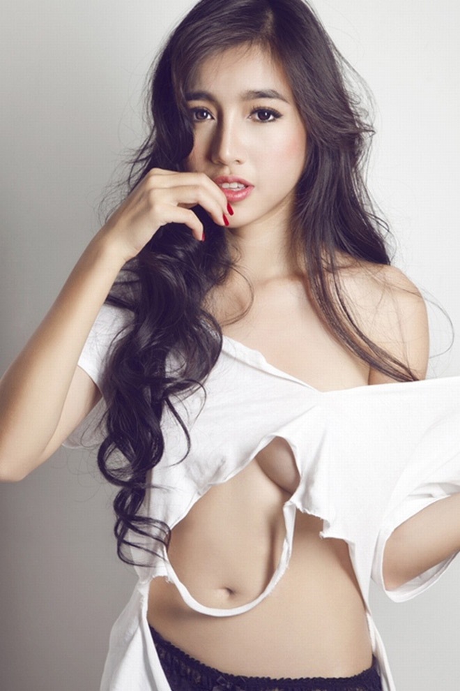 Sau 7 năm, Elly Trần diện lại mốt áo ngắn chẳng tày gang từng gây toát mồ hôi-2