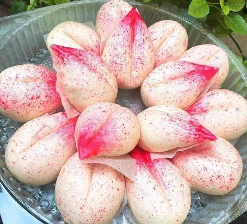 Sáng rằm tháng Giêng, dâng ông bà 100 cái bánh bao đào tiên hồng rực-3