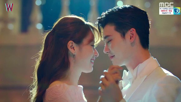 Đêm tân hôn, tôi hết hồn khi nhìn vào vòng eo thon của vợ, không ngờ rằng mình đã rước hổ về nhà-2